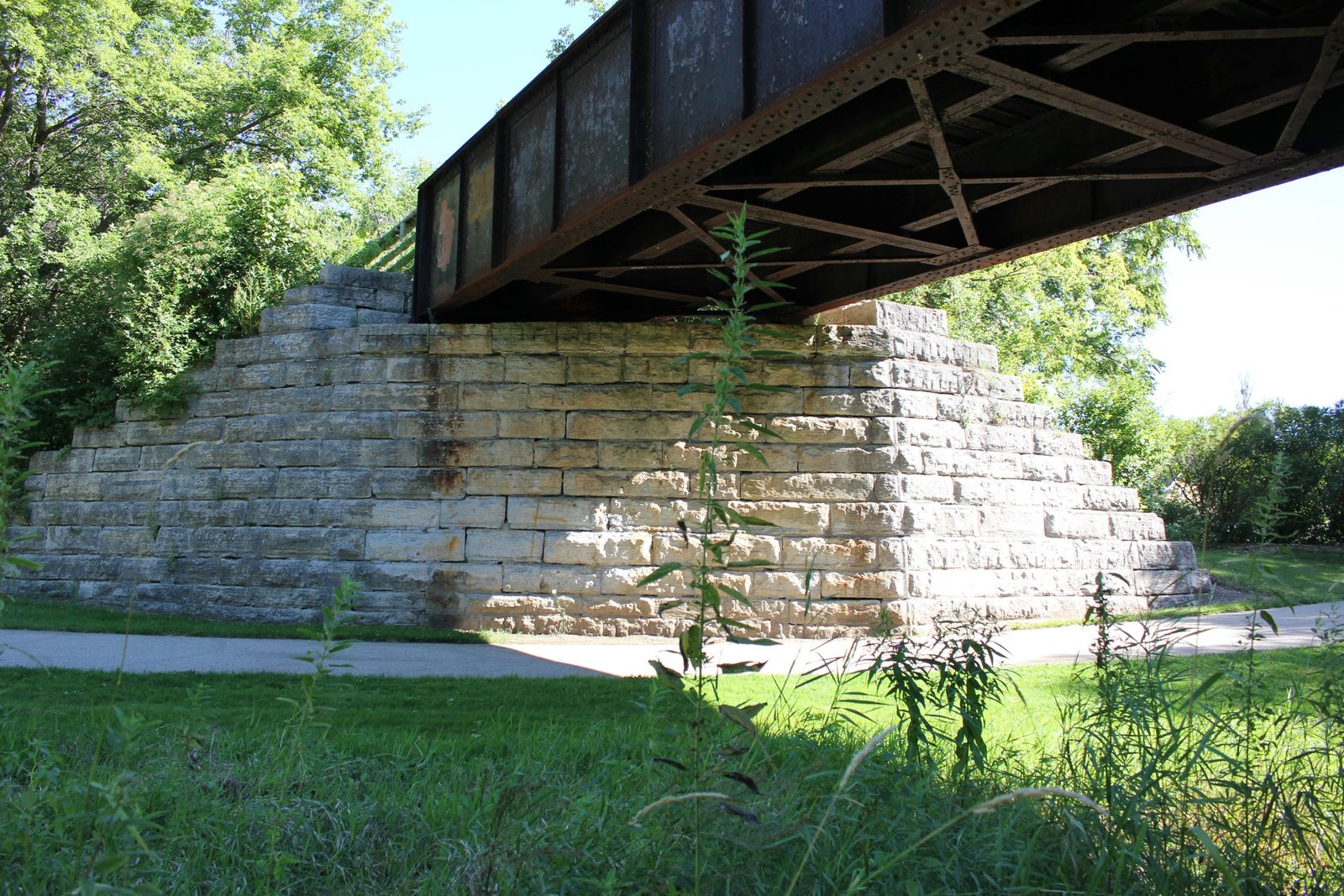 North abutment